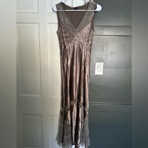 Komarov Metallic Sleeveless Gown Sequin Lace Pleated Size Small